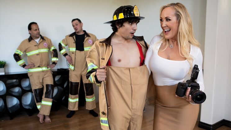 Brazzers – Brandi Love – Red Hot Calendar Shoot