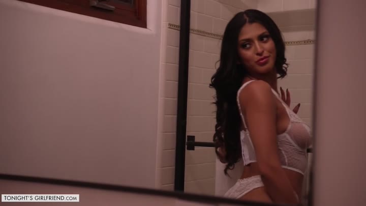 TonightSgirlfriend – Sexy Latina Pornstar Sophia Leone Gets Submissive For Dominant Fan