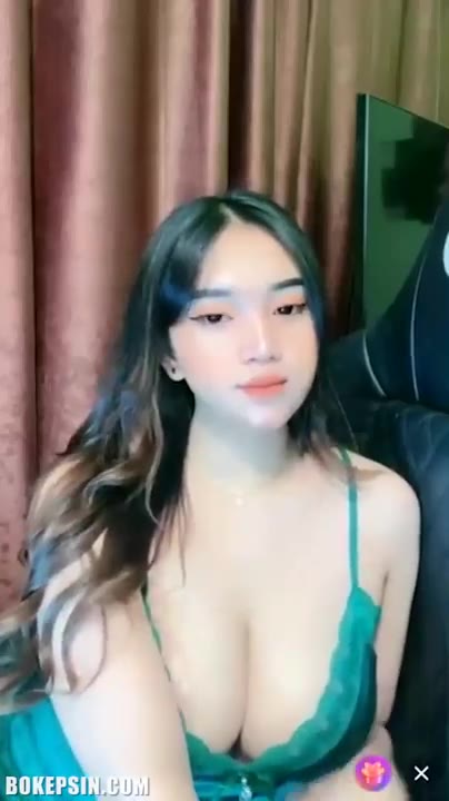 Naya Susu Gede Tanktop Hijau Basah