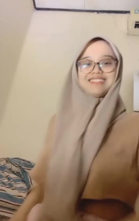 Hijab Spill Tete