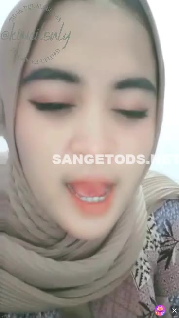 Host Hijab Sange Ngentot Live Show 1