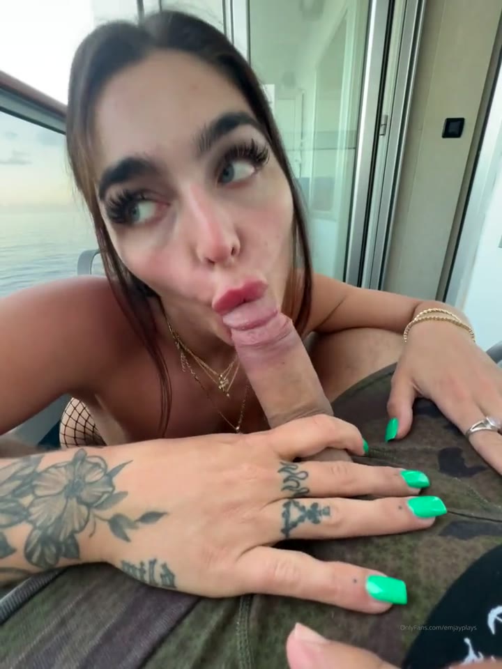 Emily Rinaudo Sex on Boat Video Leaked