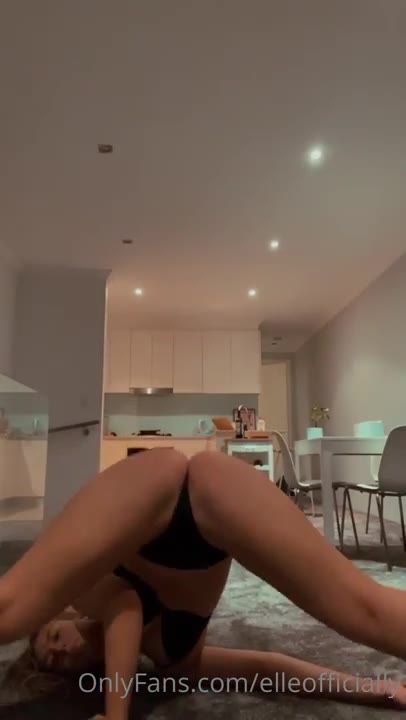 Elle Twerk  Onlyfans Nude Black Thong Video Leaked
