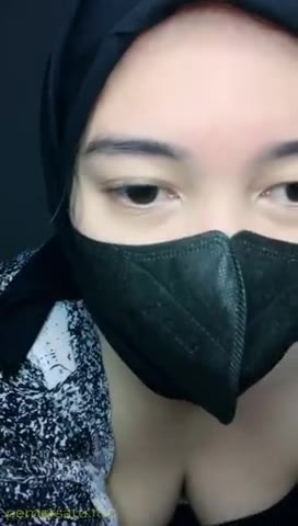 Jilbab Cantik Mulus Putih Colok Memek Sempit