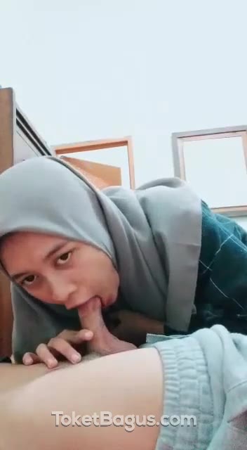 Jilbab Ngentot Takut Sakit