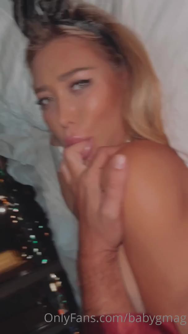 Stefanie Knight Nude Dildo Bed Fuck Video Leaked