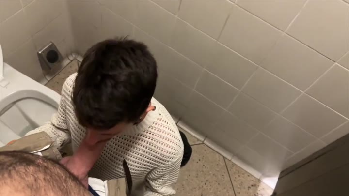 Blowjob to a stranger in the airport toilet