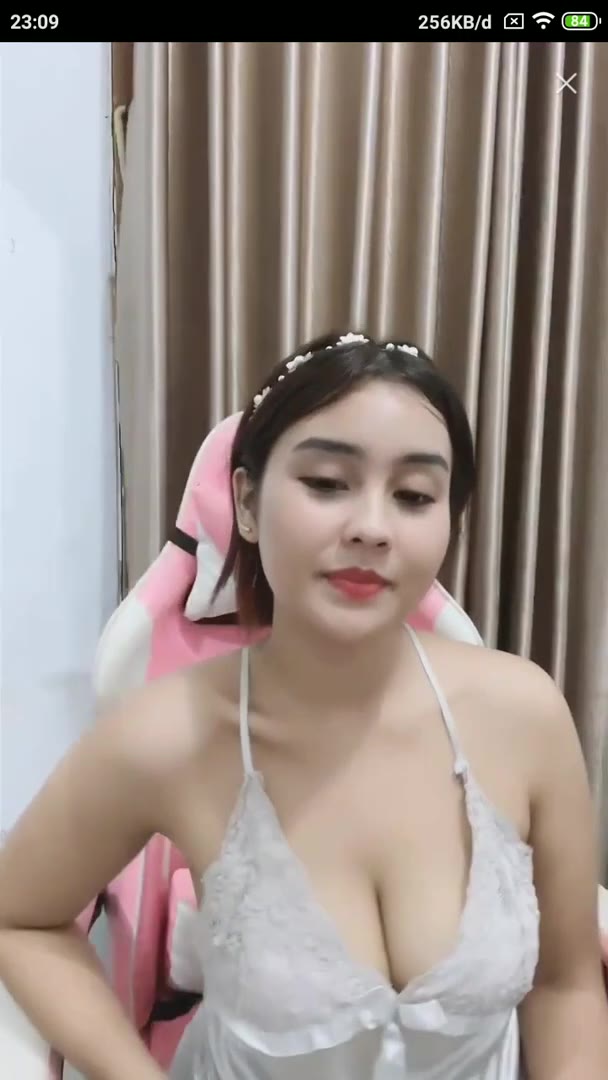 Dara Aulia Tobrut Sexy Menggoda Host Bigo Idaman Pascol   Indoh