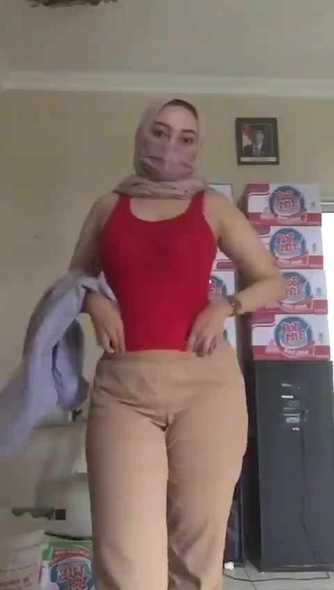 Hijab sponsor popmie