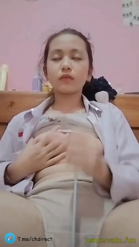 Nina abg hijab 18yo ngangkang colok memek becek (5) - DoodStream