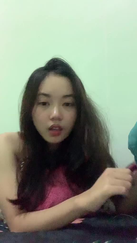 user (@user227282919382) sedang LIVE   TikTok 2022-09-26 00 46