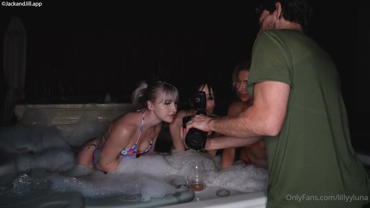 Lillyyluna Min Hot Tub Video With Etherealclaire And Jandjbts Onlyfans Leaks Nude