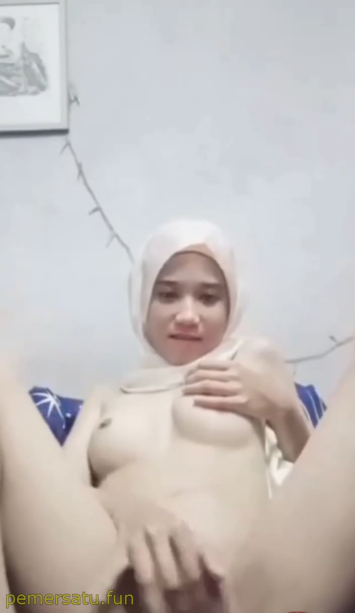 P2 Vivi Hijab Sange 18Yo Colmek 2