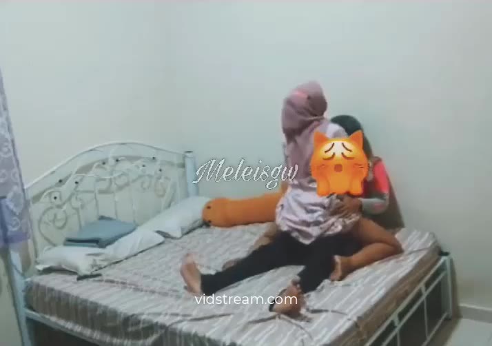 Mau Nganter Paket Malah Diajak Ngewe Ukhti