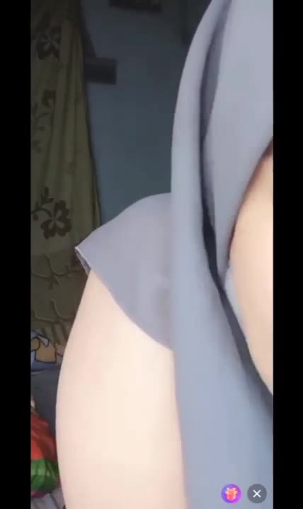 Jilbab Pamer Toket Di Tiktok