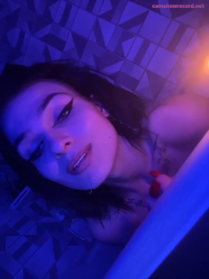 Webcam Model MdmaAndLove Videos