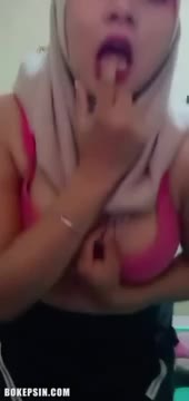 Bokep Indo Ayu Hijab Mamud Sange Menggoda Sangetube