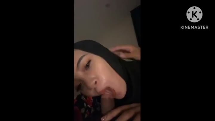 Video Bokep Hijab Ngemut Kontol Sepong Terus Sampai Crot Dood Fan