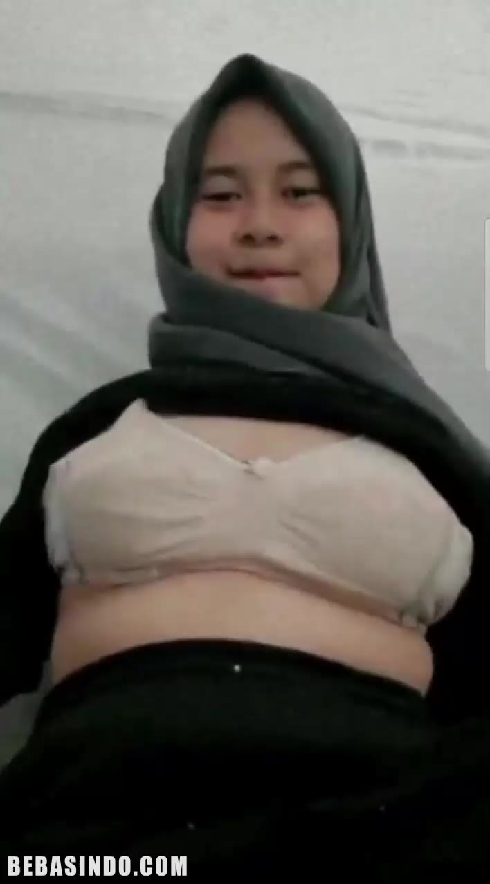 Bokep Abg Jilbab Memeknya Tembem Banget
