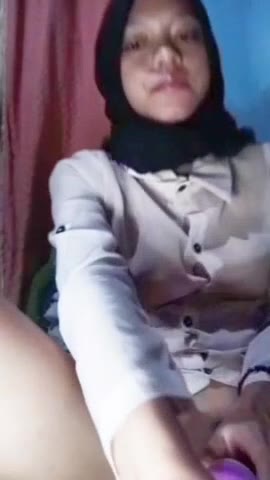 Jilbab Hitam Nina Asanti Colmek Pake Dildo