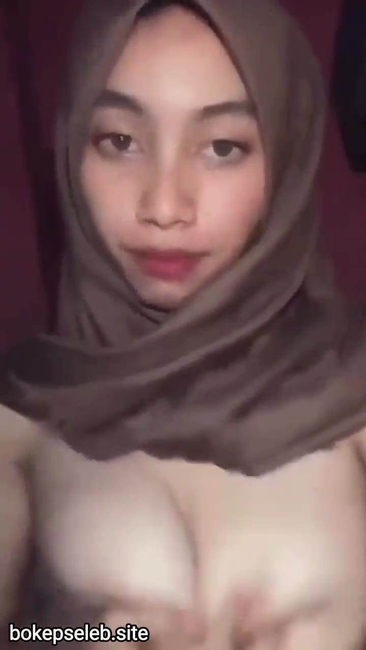 Abg Jilbab Cantik Tetek Bulet Dan Di Jilat