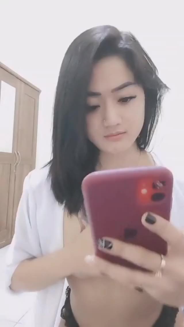 Selebgram Tata Pramudita - DoodStream