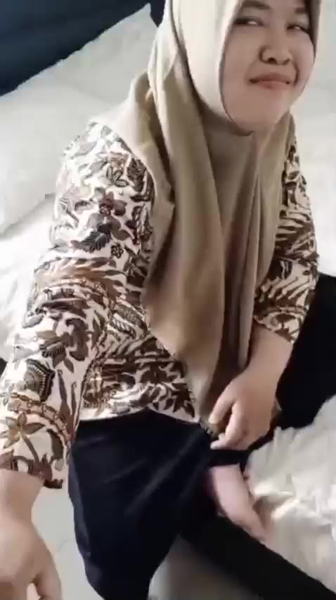 Video Viral Guru Berjilbab Coklat