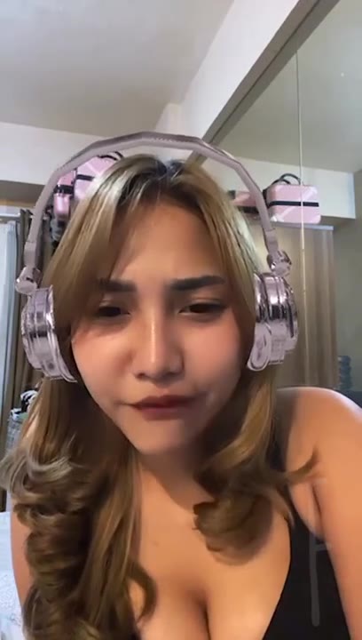 Serutube   Live Mandi Kak Cyebel Selebgram Cantik Godain Pascol Nih // 16559