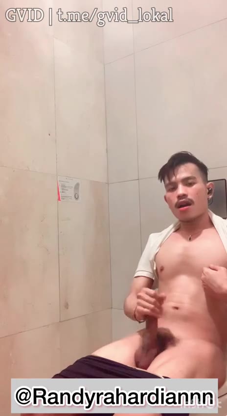 Randy Selebgram Kebelet Sange Collenakk Di Toilet Mall