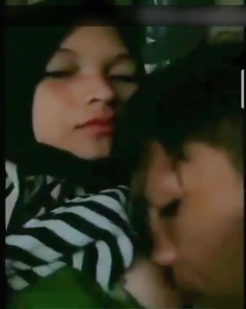 hijab hitam nenen pacar