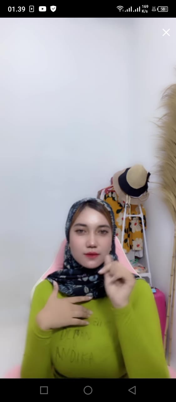 live tiktok  tante cantik jilb0bs goyang sambil loncat loncat(720P 60FPS) 1