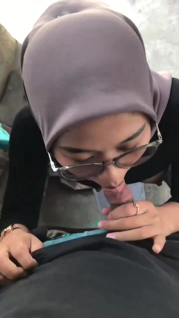 Viral Hijab Binal Nyepong