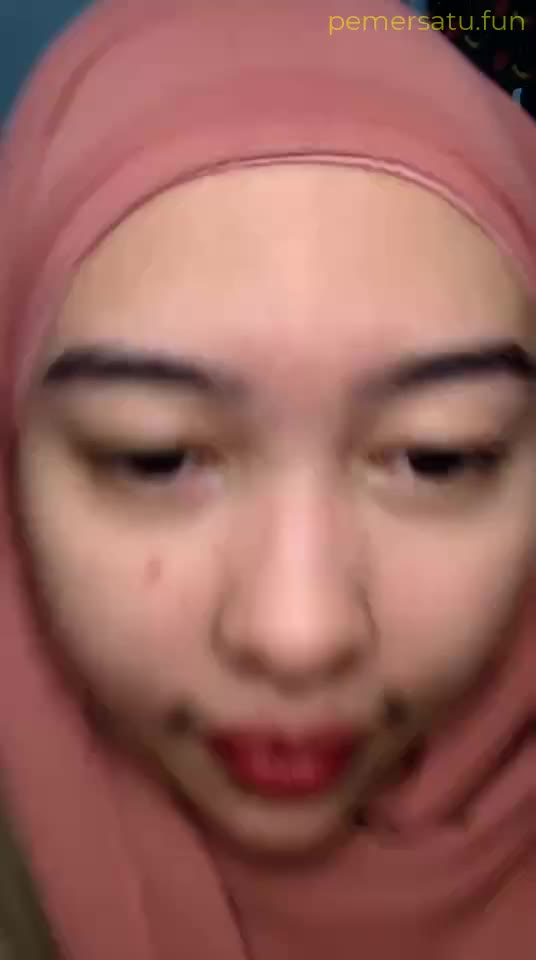 Jilbab Mulus Bening Memek Becek Dicolok Sendiri  1)   simontok   Poophd R