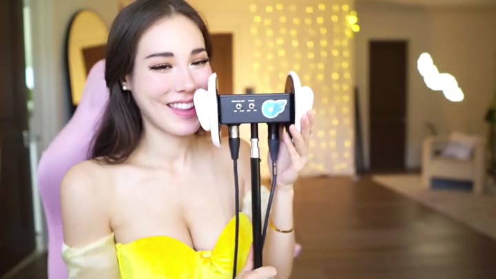 Indiefoxx Submissive Ear Licking ASMR Video Leaked