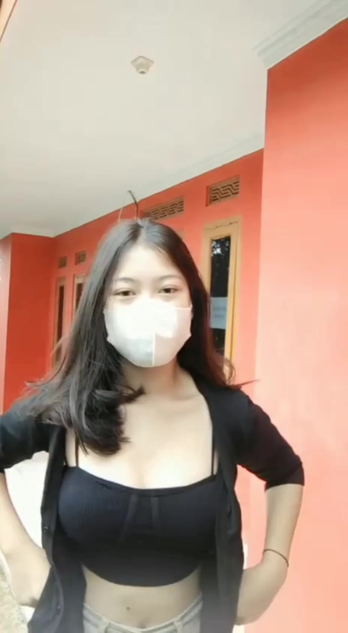 Tanktop hitam minim bahan ala CIYA tiktok