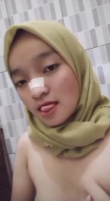 ABG Jilbab Cantik Colmek 04