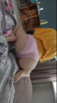 Girlfriend Shakes Her Ass On Periscope In Her Underwear