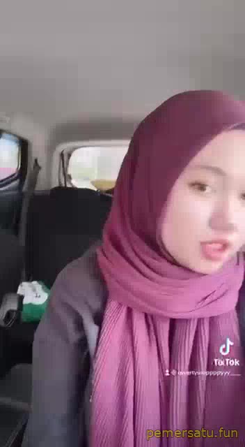 Arinah Jilbab Binal Suka Bikin Status Ig  15 
