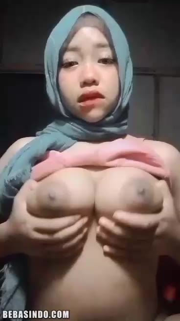 Bokep Indo Dhiba Hijaber Toge Sange Colmek