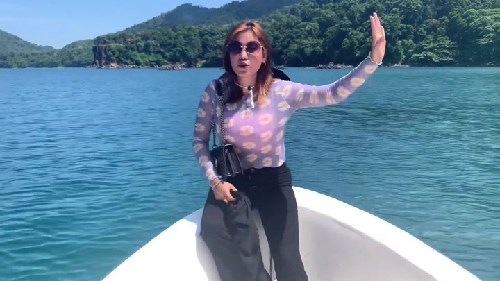 CEWE CANTIK SEXY HARI KEDUA LIBURAN DI SABANG NAIK KAPAL KE TENGAH LAUT