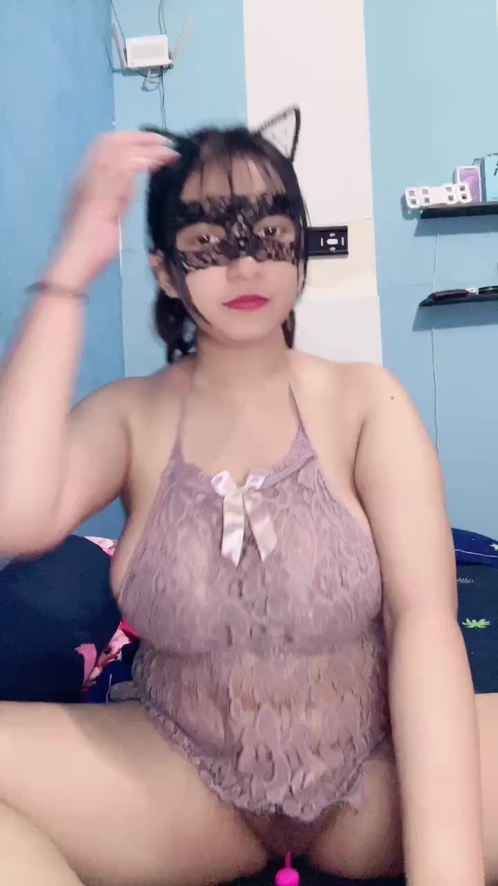 Adeliya perdana live pakai Sextoys Geter