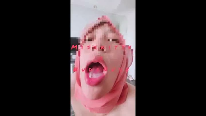 Hijab Pink Viral Crot Mulut