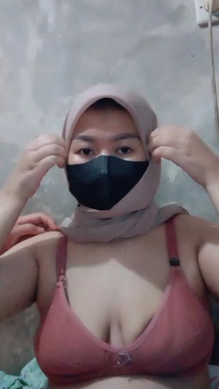 Jilbab Indonesia Horny Minta Tolong Dientot