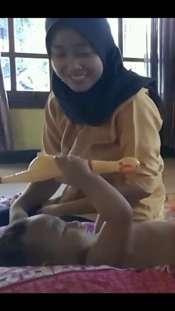 Kak putri menyusui anaknya putih banget-NmH1ji8TSmo-480p-1655