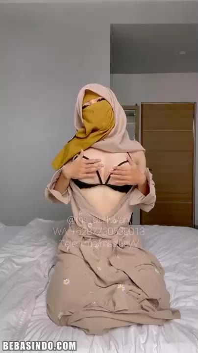 4071-bokep-indo-hijab-colok-memek-muncrat-di-hotel