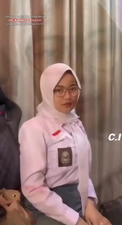 Cewek Hijab SMA Live mantap - DoodStream(1)