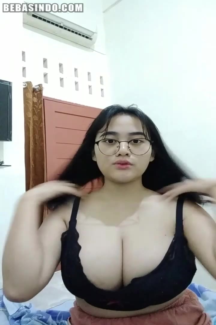 Bokep Indo Acha Tobrut BH Hitam  SANGETUBE