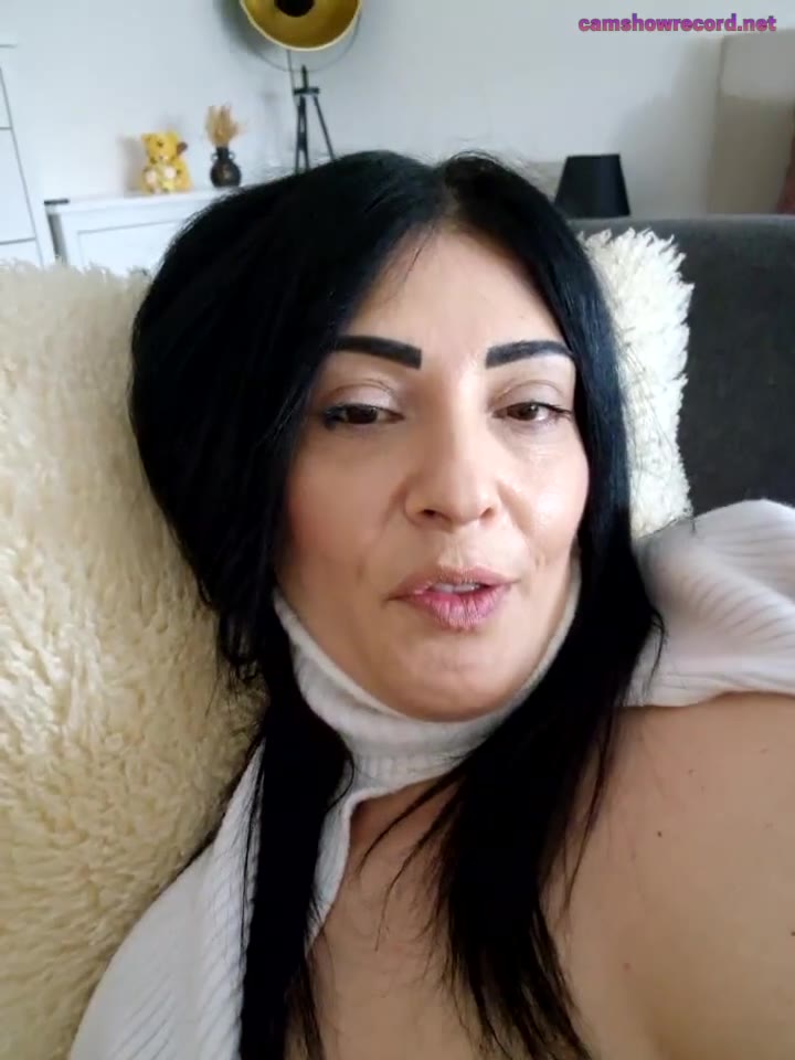 Webcam Model AryaSummers Videos