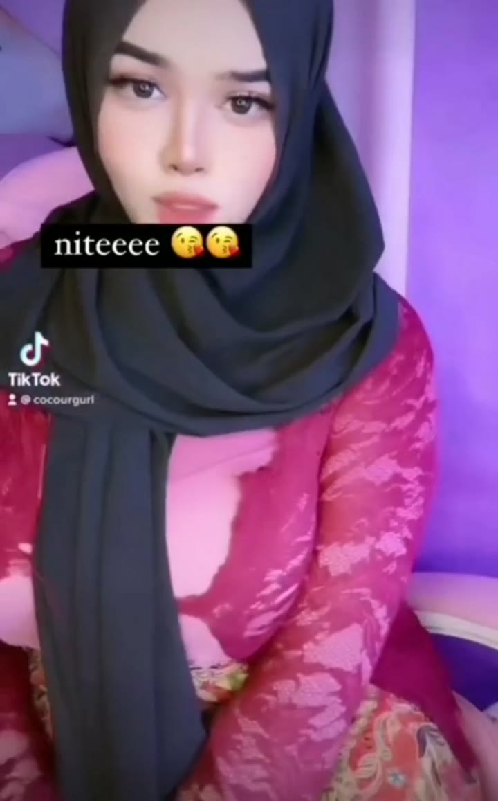 Kebaya Merah Ala Arrazyny Hijab