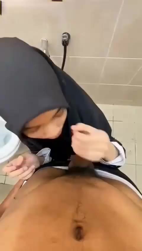 Hijab hitam di toilet - 1 2024-09-03 16-04-13